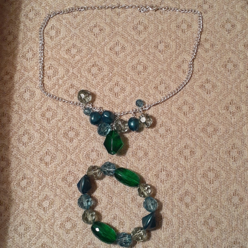 Matching Blue and Green Necklace and Bracelet Set